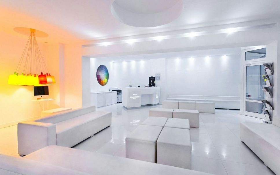 Meja Penyambut Tetamu Gambar