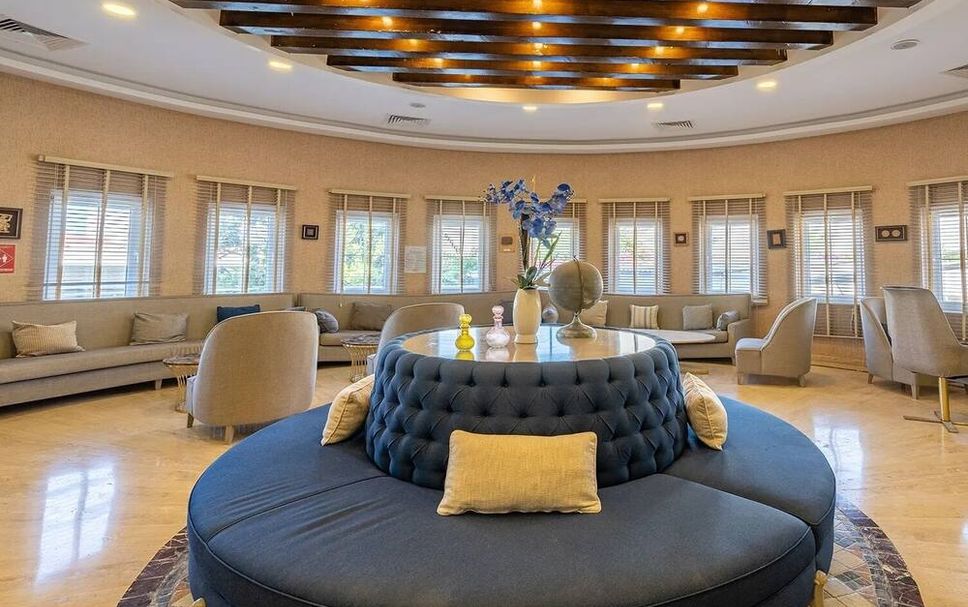 Balai Menunggu Gambar