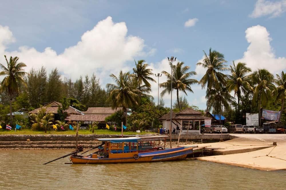 Pemandangan luar