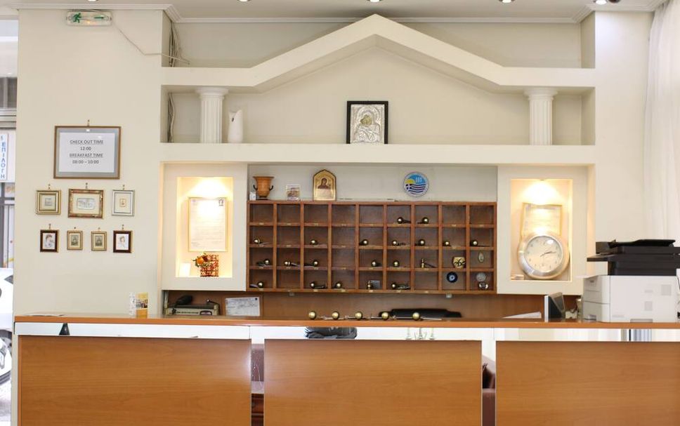 Meja Penyambut Tetamu Gambar