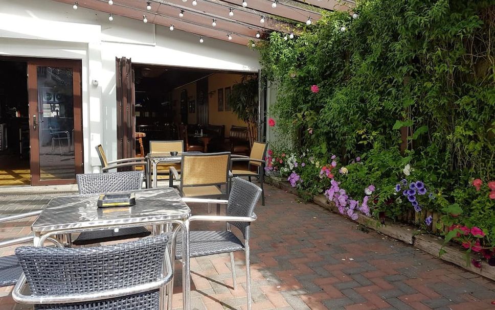 Patio Gambar