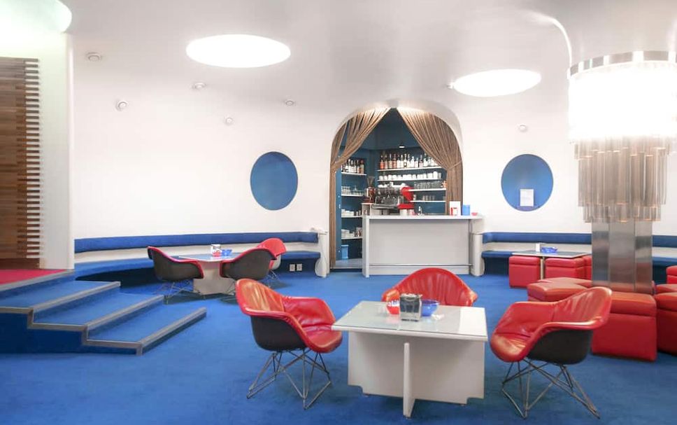 Balai Menunggu Gambar