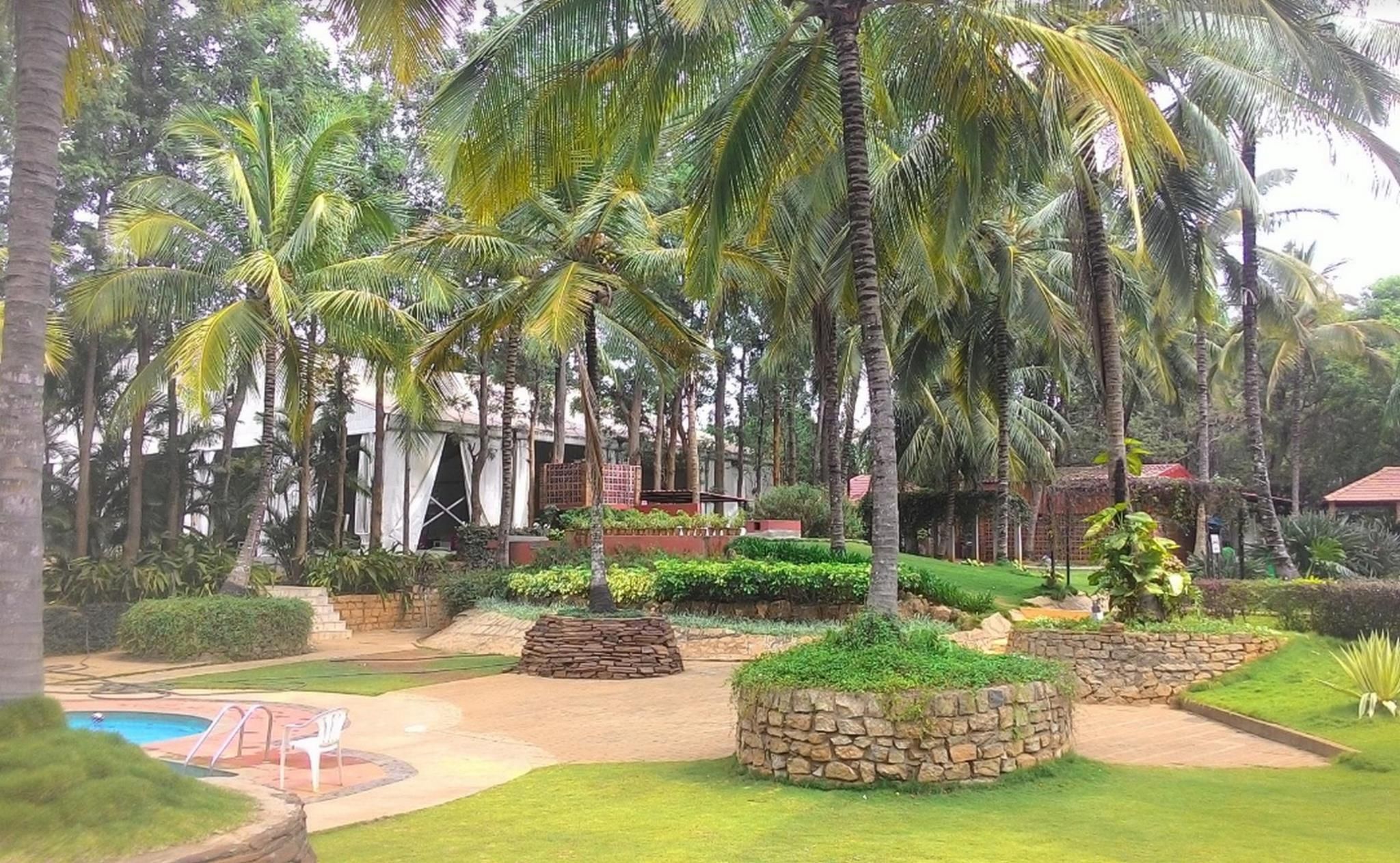 Pemandangan luar