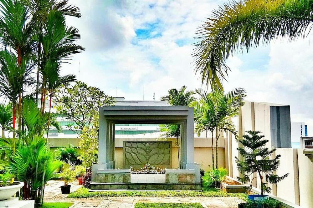Pemandangan luar