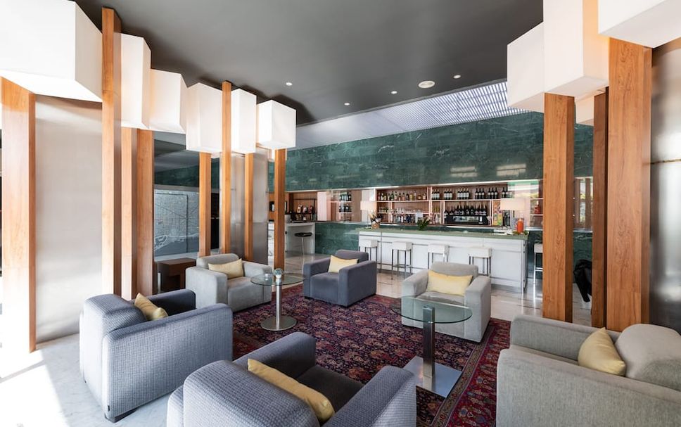 Balai Menunggu Gambar