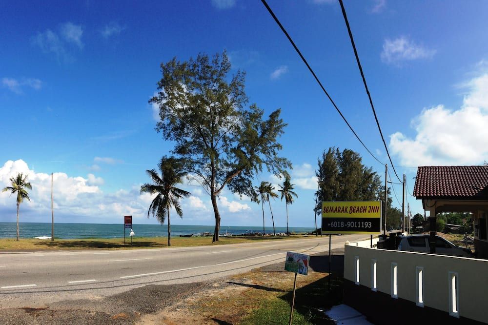 Pemandangan luar