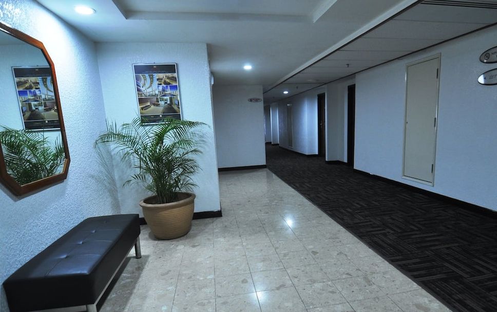 hallway Gambar