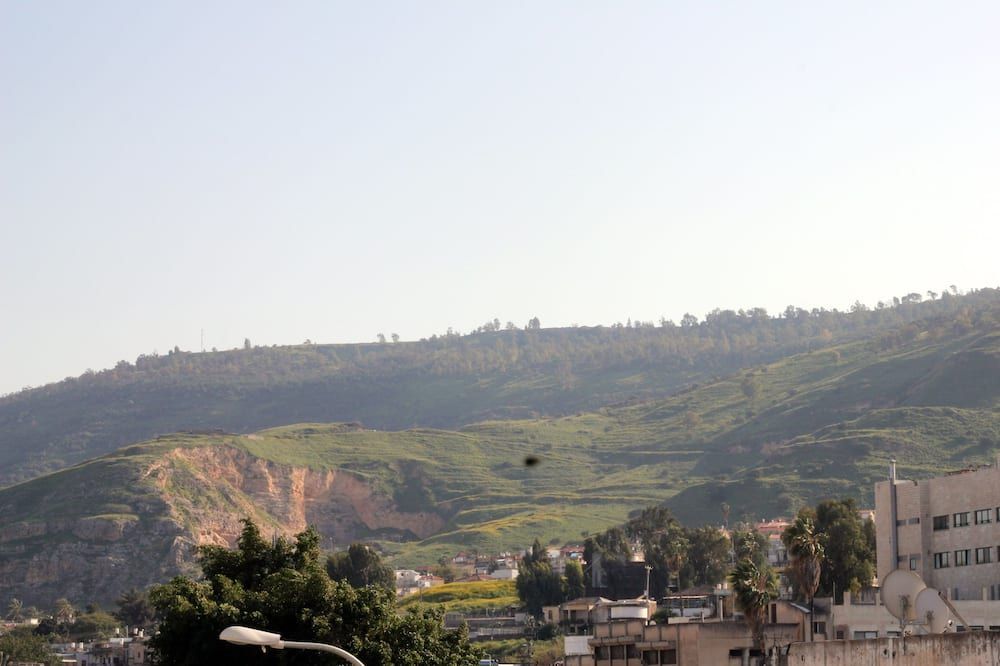 Pemandangan luar