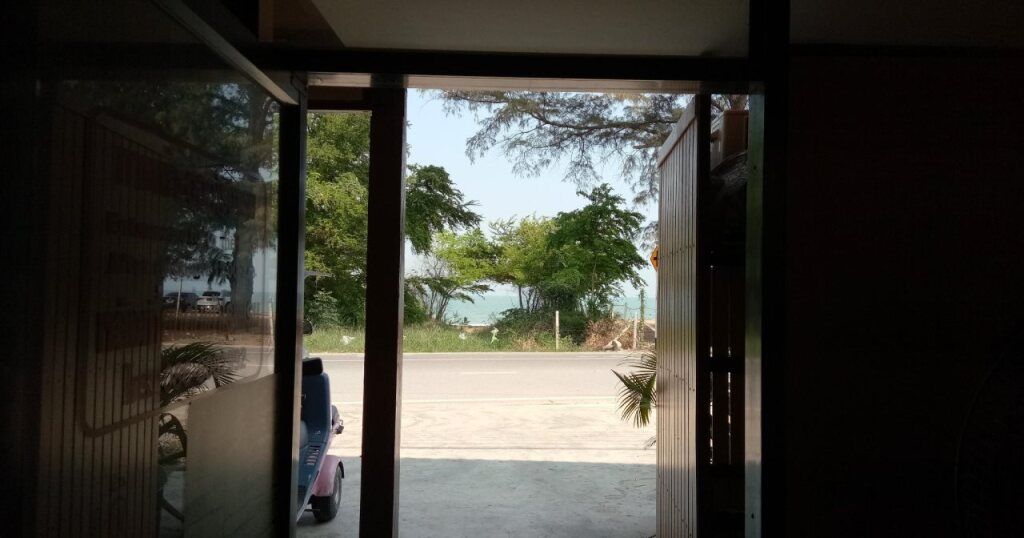 Pemandangan luar