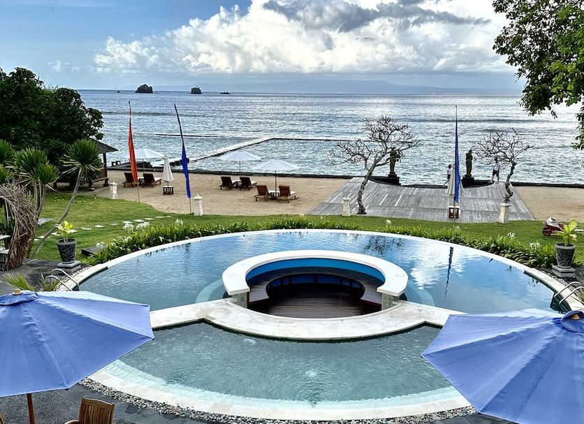 Kolam renang Gambar