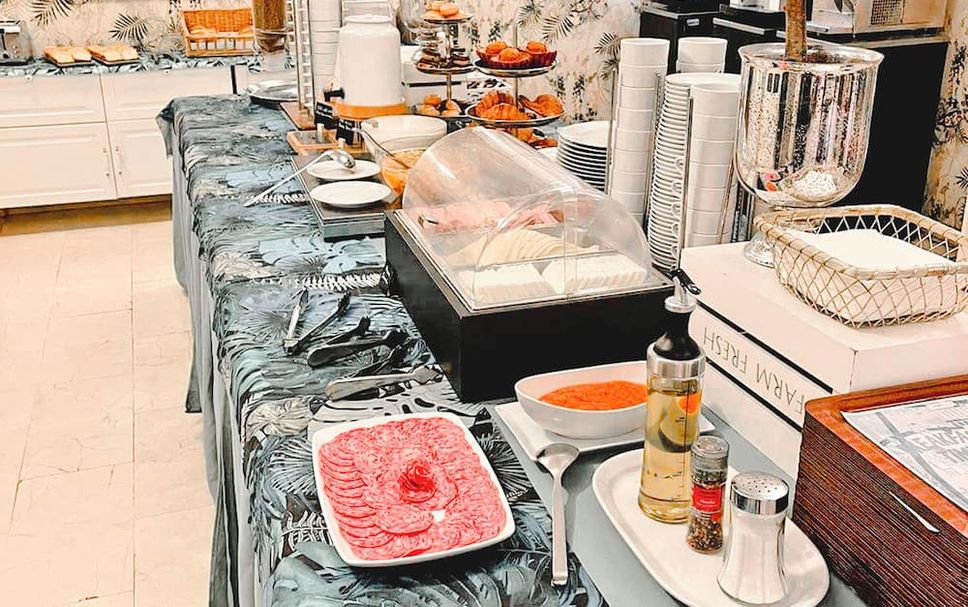 Buffet Gambar