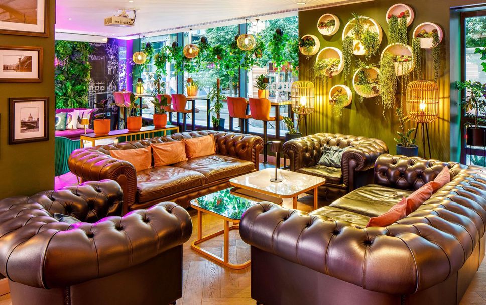 Balai Menunggu Gambar