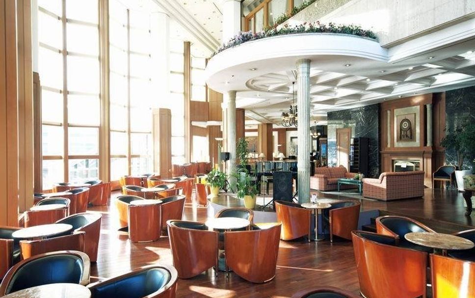 Balai Menunggu Gambar