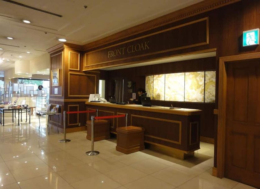 Meja Penyambut Tetamu Gambar