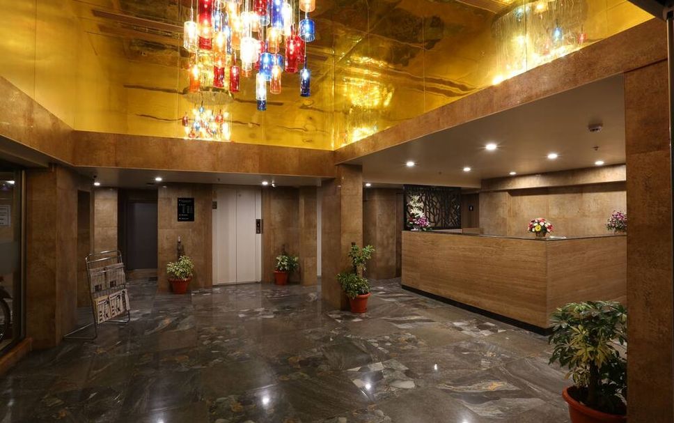 Meja Penyambut Tetamu Gambar