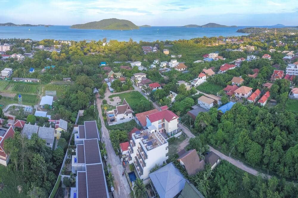 Pemandangan luar