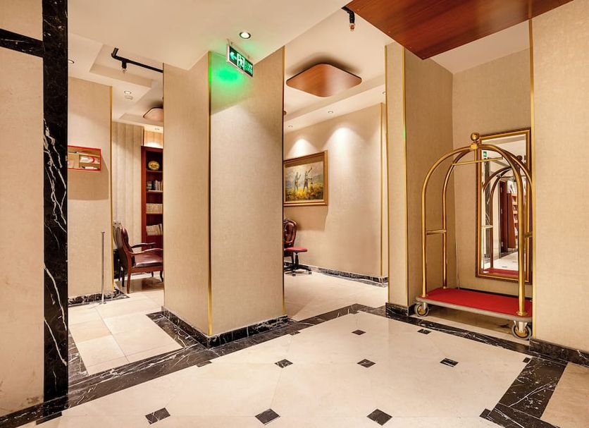 hallway Gambar