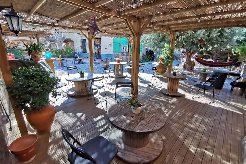 Patio Gambar