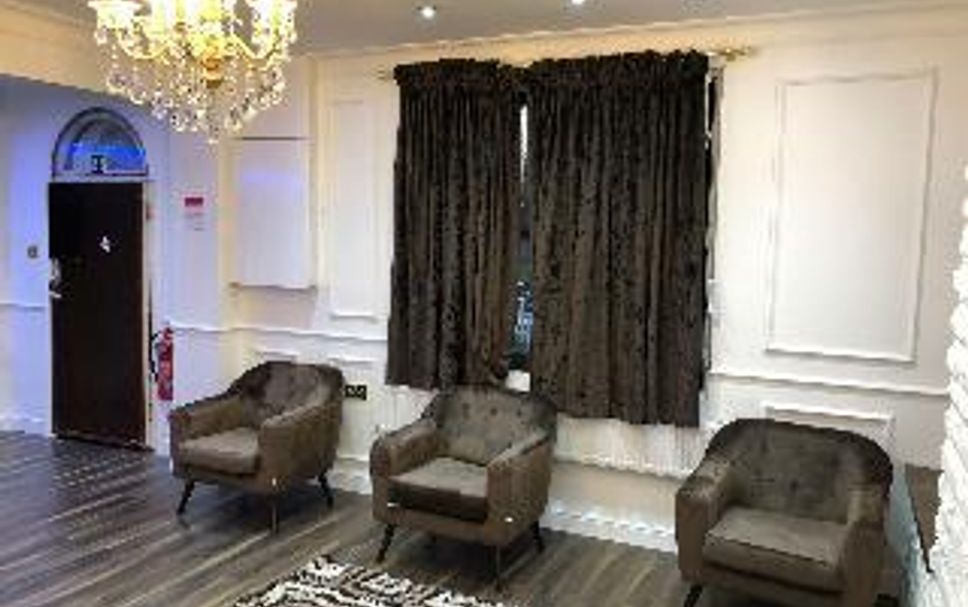 Balai Menunggu Gambar