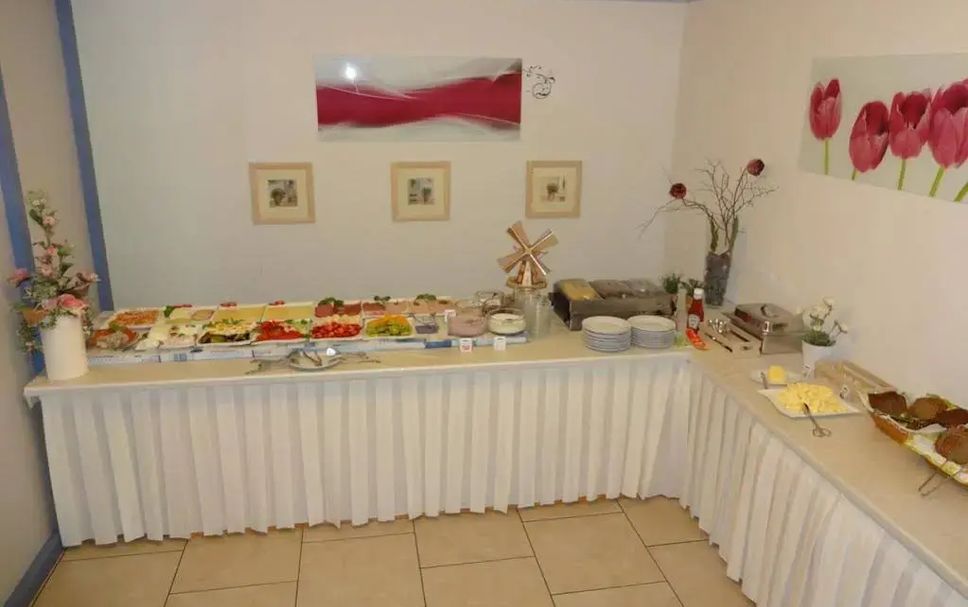 Buffet Gambar
