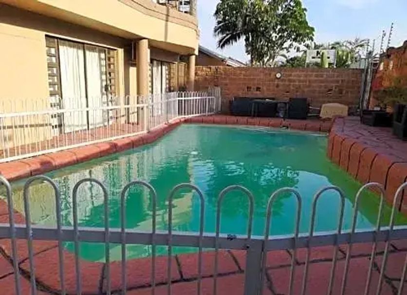 Kolam renang Gambar