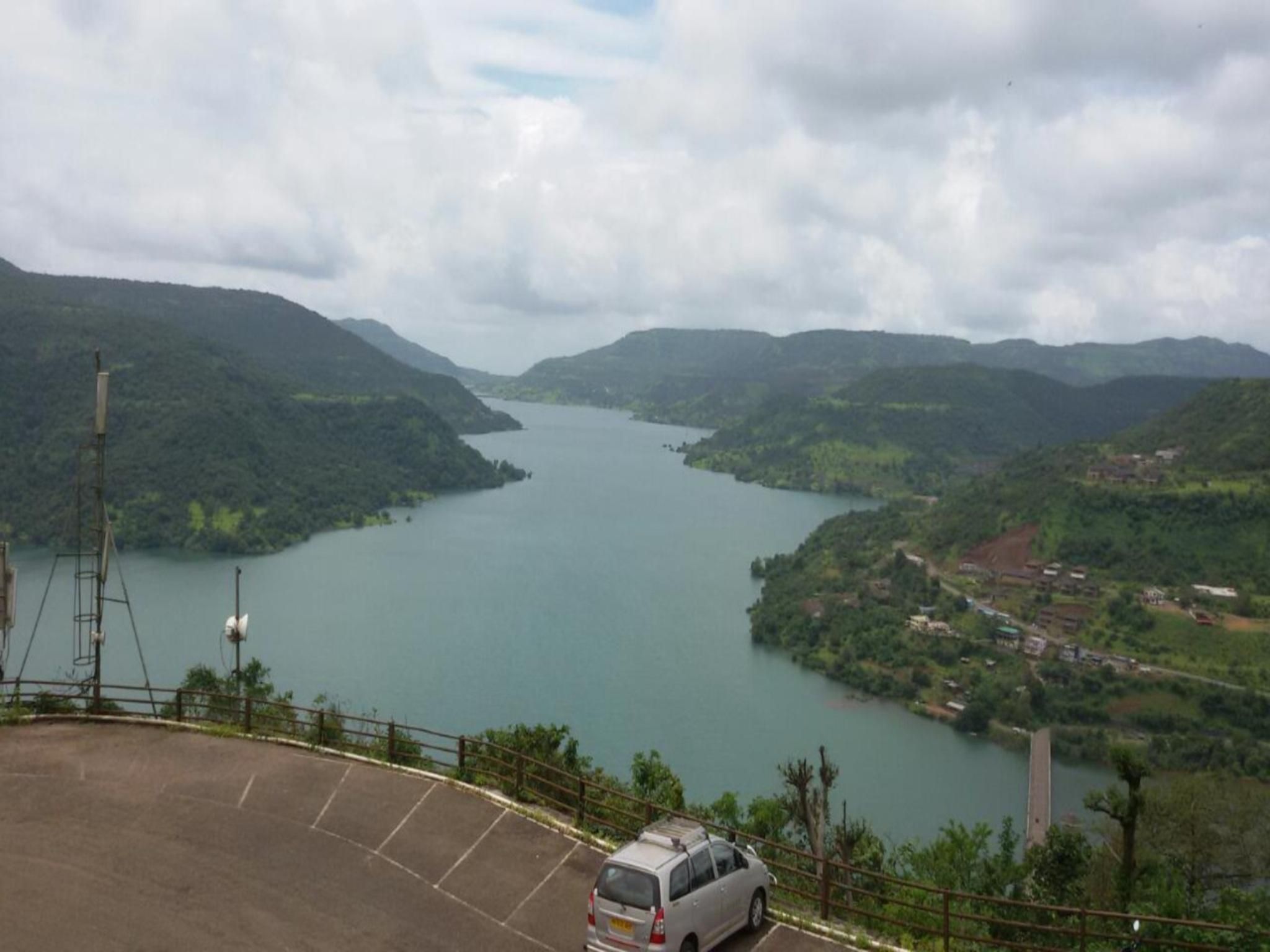 Pemandangan luar