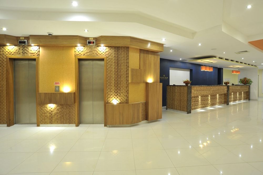 Meja Penyambut Tetamu