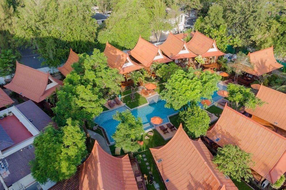 Pemandangan luar