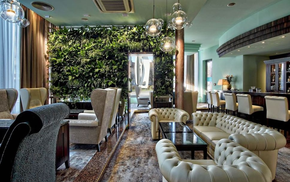 Balai Menunggu Gambar