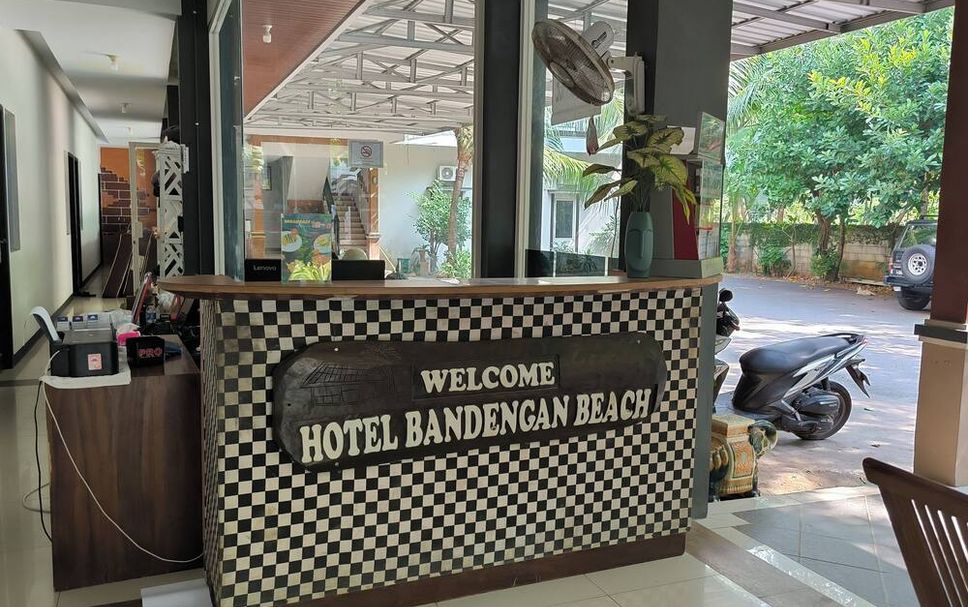 Meja Penyambut Tetamu Gambar