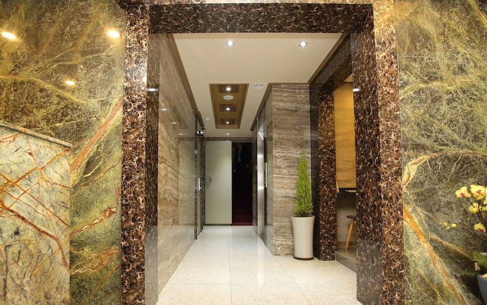 hallway Gambar