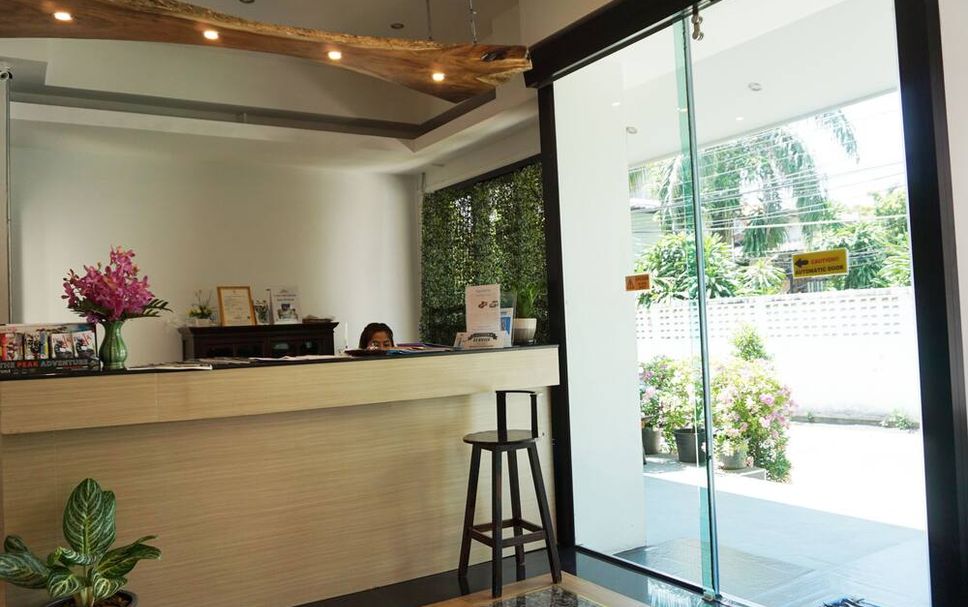 Meja Penyambut Tetamu Gambar