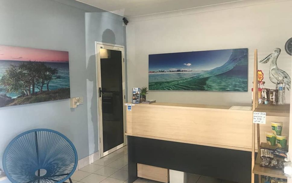 Meja Penyambut Tetamu Gambar