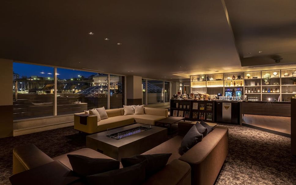 Balai Menunggu Gambar