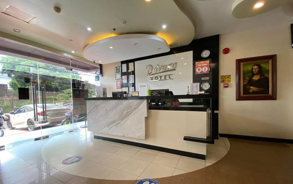 Meja Penyambut Tetamu Gambar