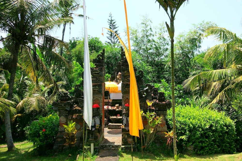 Pemandangan luar