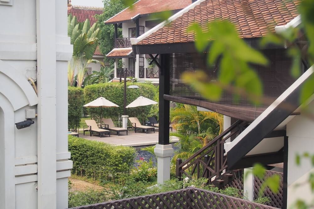Pemandangan luar