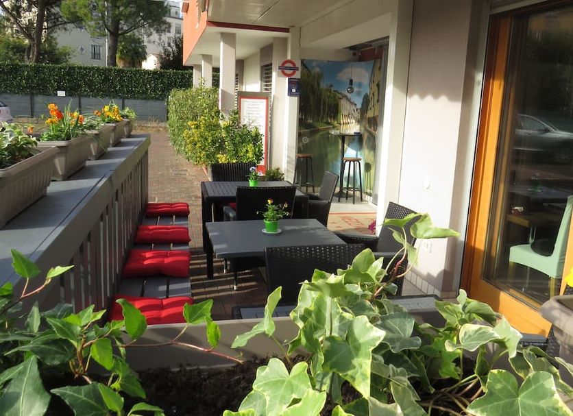 Patio Gambar