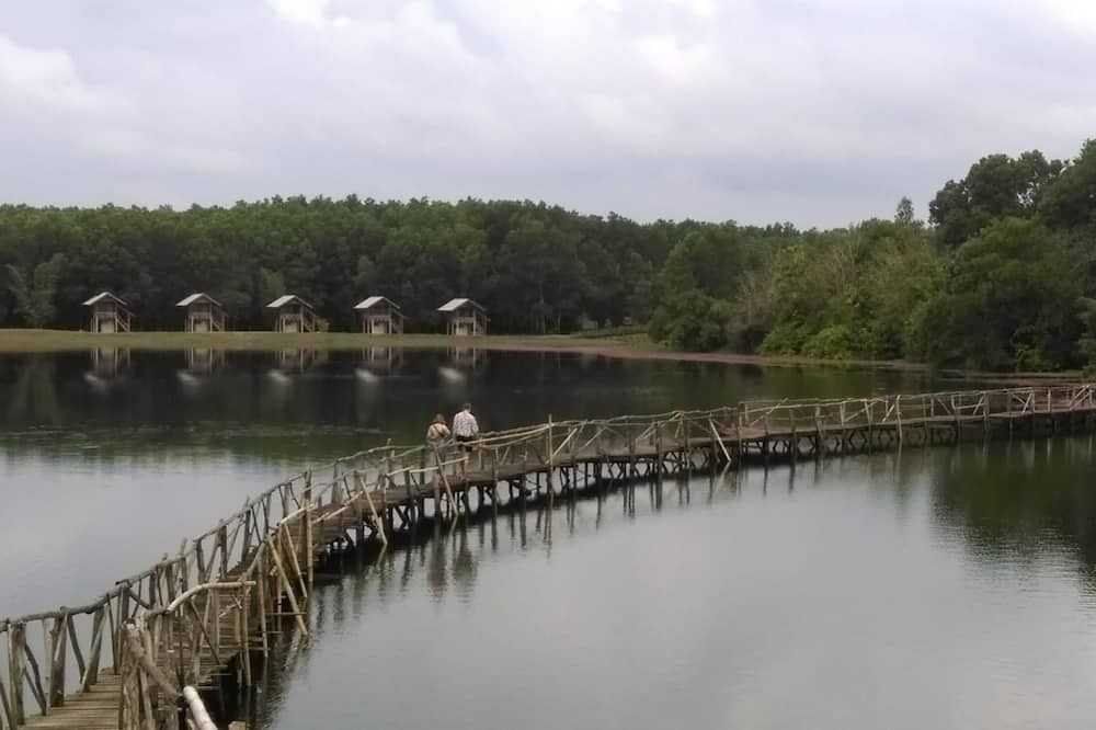 Pemandangan luar