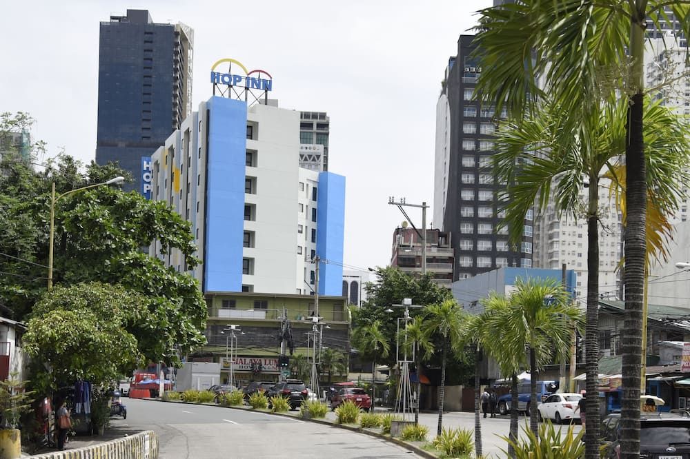 Pemandangan luar