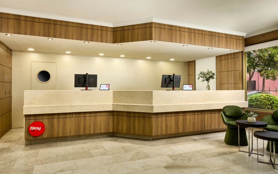 Meja Penyambut Tetamu Gambar