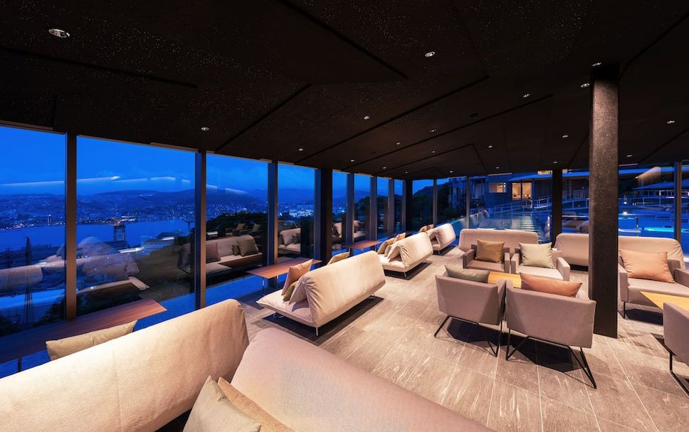 Balai Menunggu Gambar