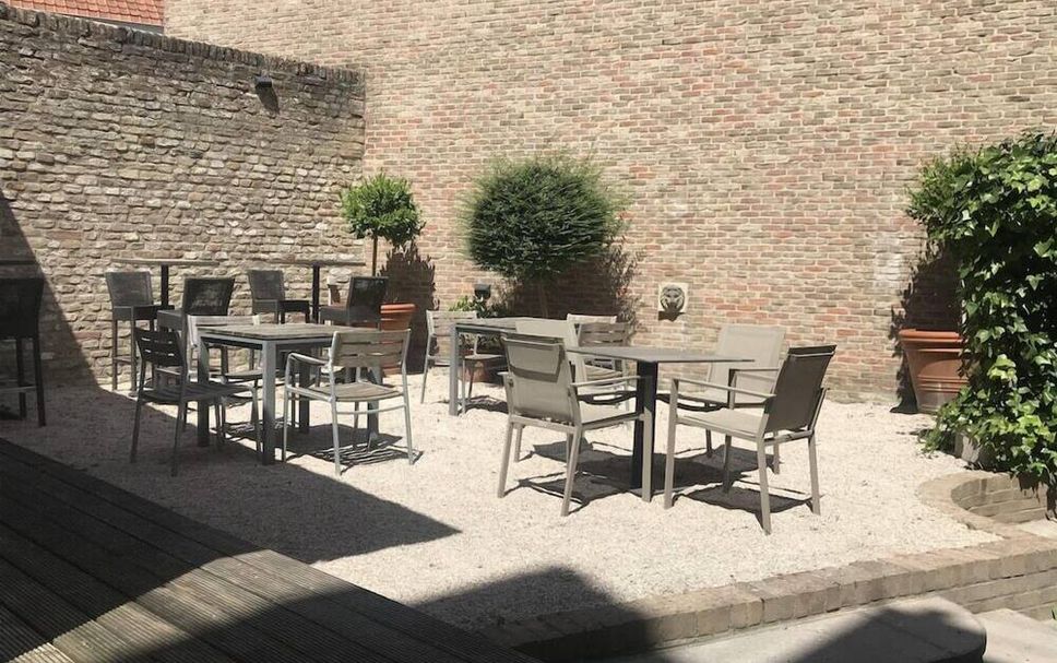 Patio Gambar