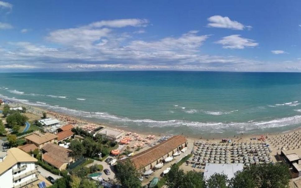 Pantai Gambar