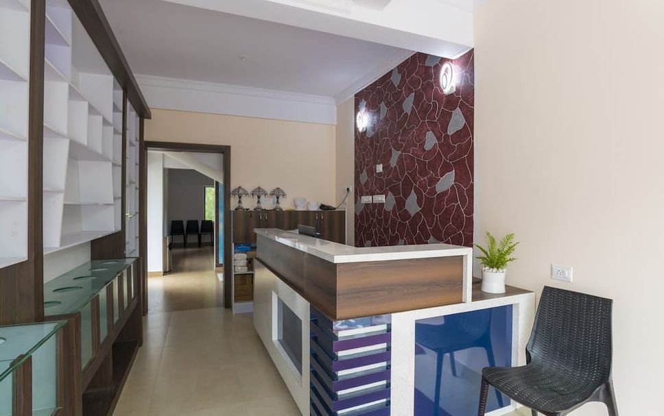 Meja Penyambut Tetamu Gambar