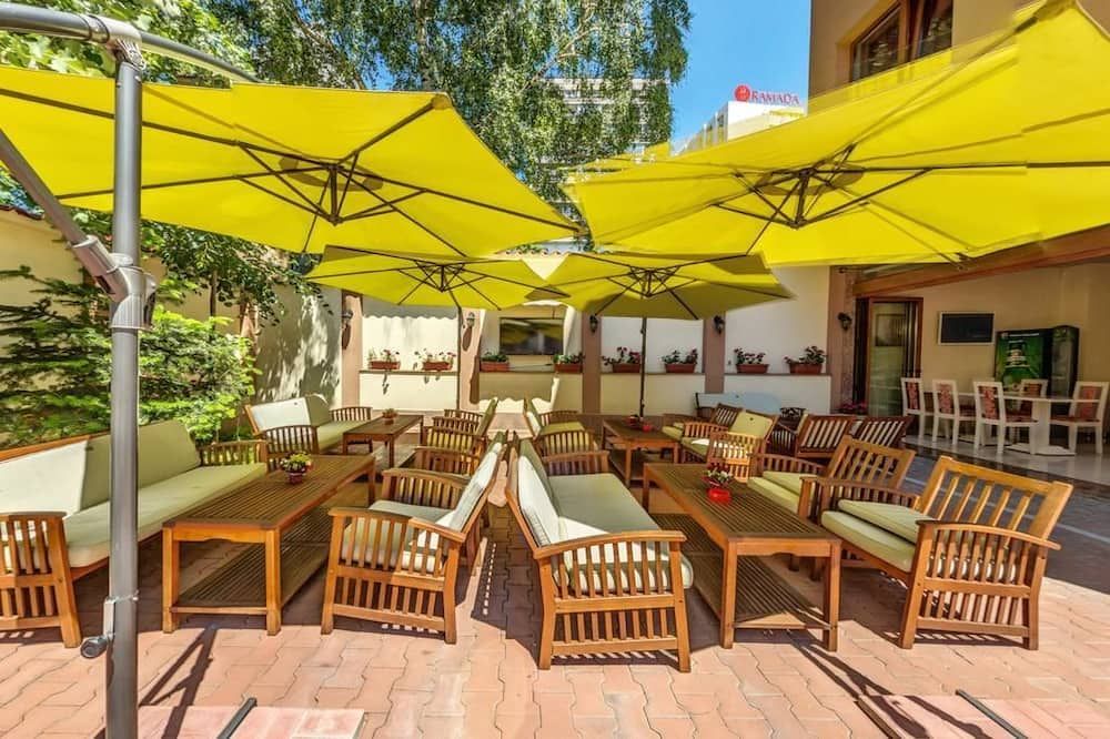 Patio Gambar