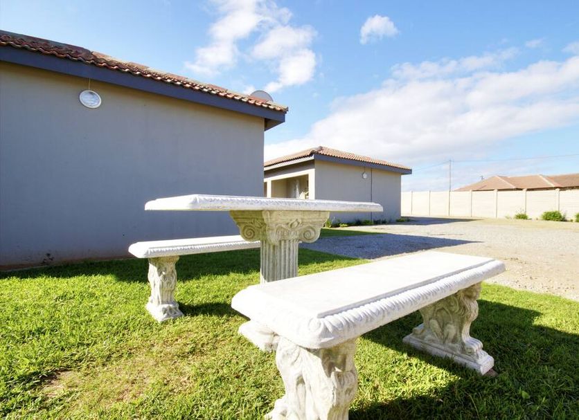 Patio Gambar
