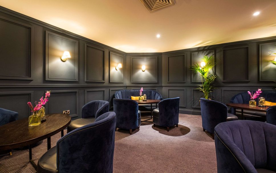 Balai Menunggu Gambar