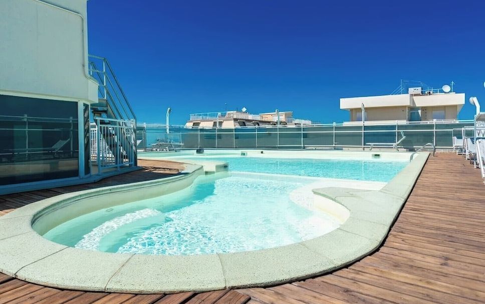 Kolam renang Gambar
