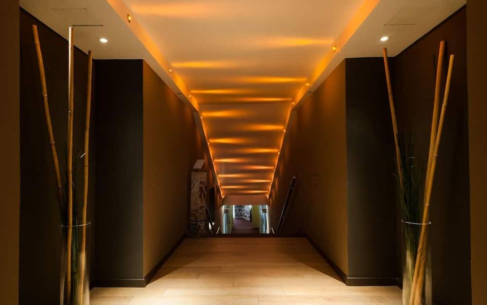 hallway Gambar